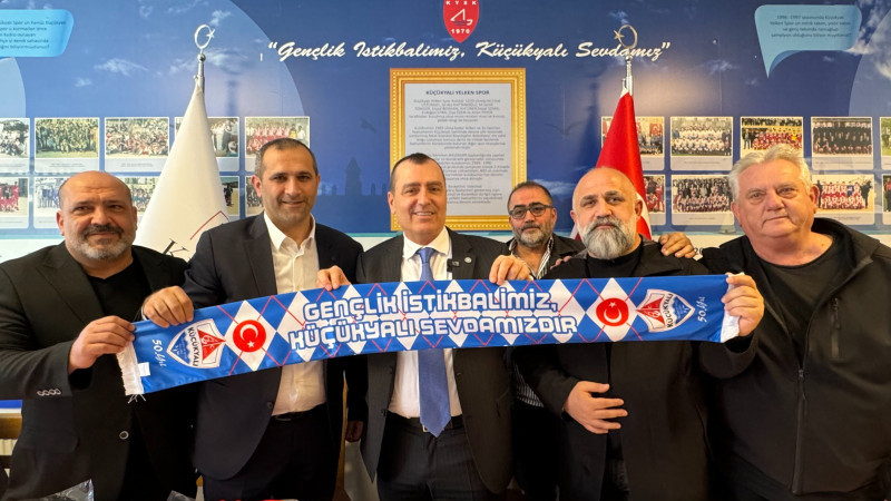 RAMAZAN UĞURAL KÜÇÜKYALI YELKENSPOR’U ZİYARET ETTİ