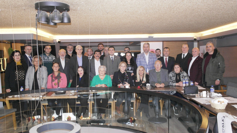 MHP MALTEPE İLÇE BAŞKANI AYKUT DOĞAN MUHTARLAR İLE BİR ARAYA GELDİ.