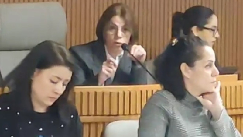 KÖYMEN İZLEYİCİLERE ÇATTI