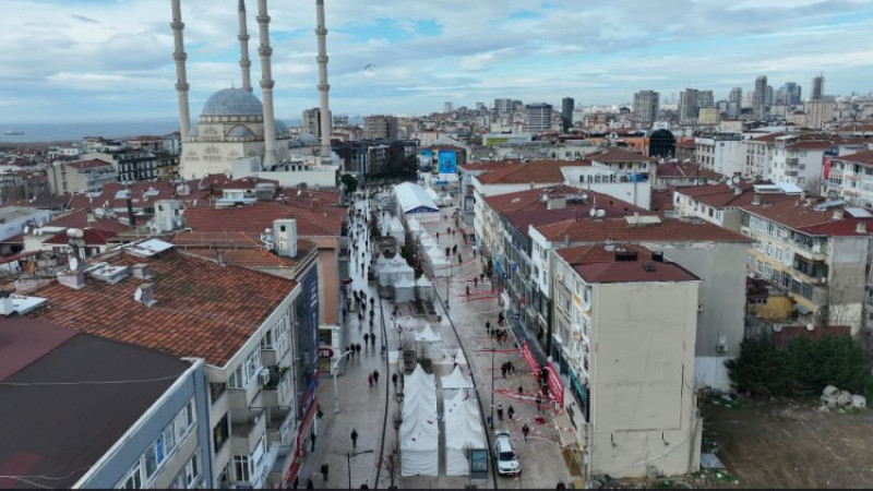 Sahra Görüntüsü: Meydan Değil, Çadır Alanı