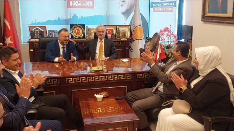Maltepe'de güldüren diyalog! Uraloğlu'ndan Boyraz'a: 